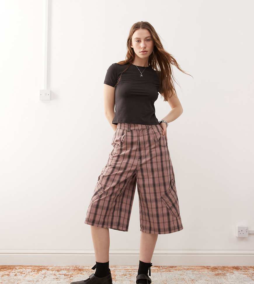 COLLUSION - Weite Longline-Jorts in Rosa kariert von Collusion