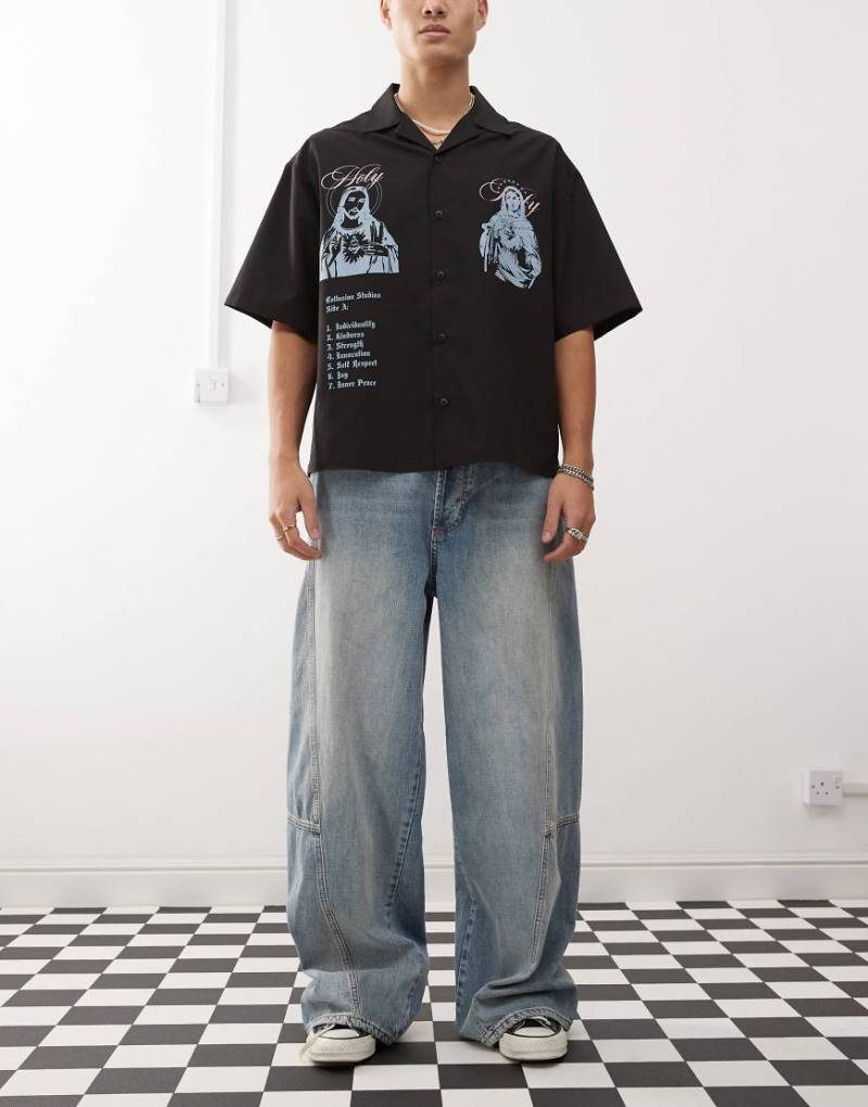 COLLUSION - X002 - Weite Jeans in hellblauer Waschung mit Nahtdetails von Collusion