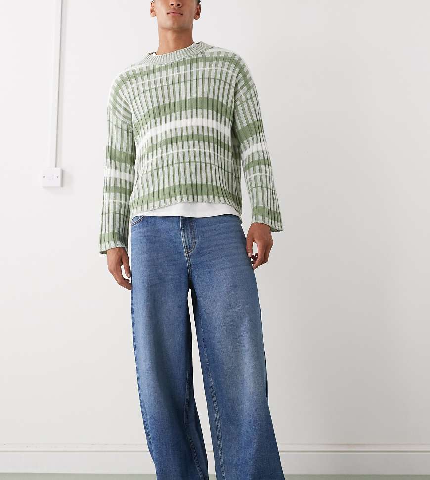 COLLUSION - X003 - Jeans in Mittelblau mit weitem Bein und mittelhohem Bund von Collusion