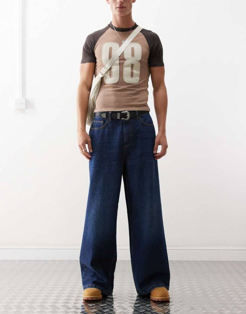 COLLUSION - X003 - Weit geschnittene Jeans in dunkler Waschung-Blau von Collusion