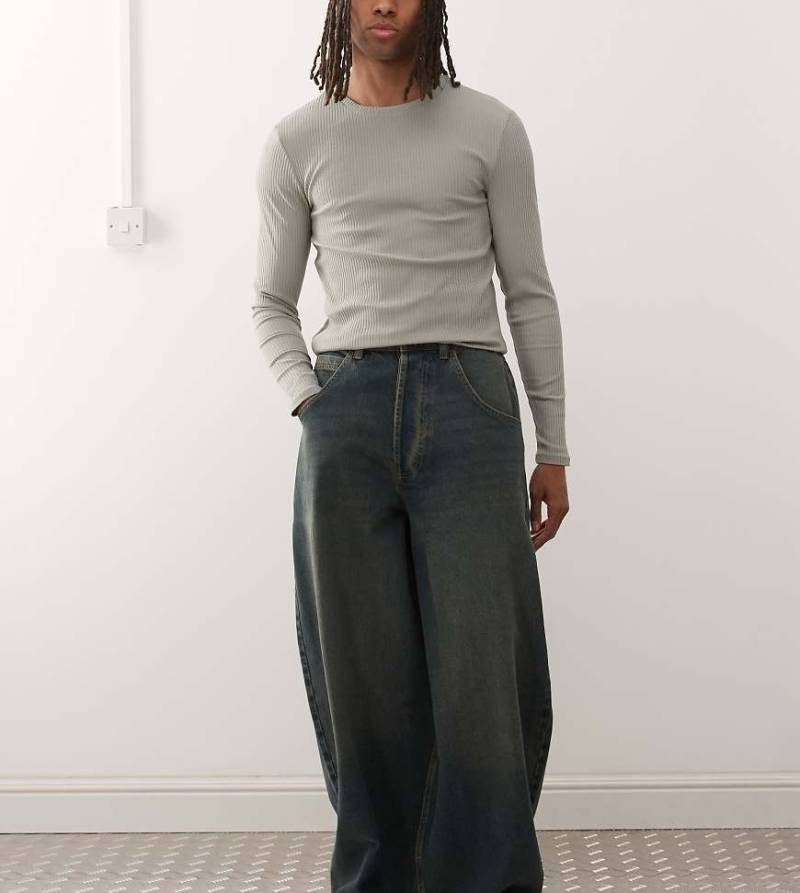 COLLUSION - X006 - Superweite Balloon-Jeans in grüner Grunge-Waschung mit niedrigem Bund-Blau COLLUSION - X006 - Superweite Balloon-Jeans in grüner Grunge-Waschung mit niedrigem Bund-Blau von Collusion