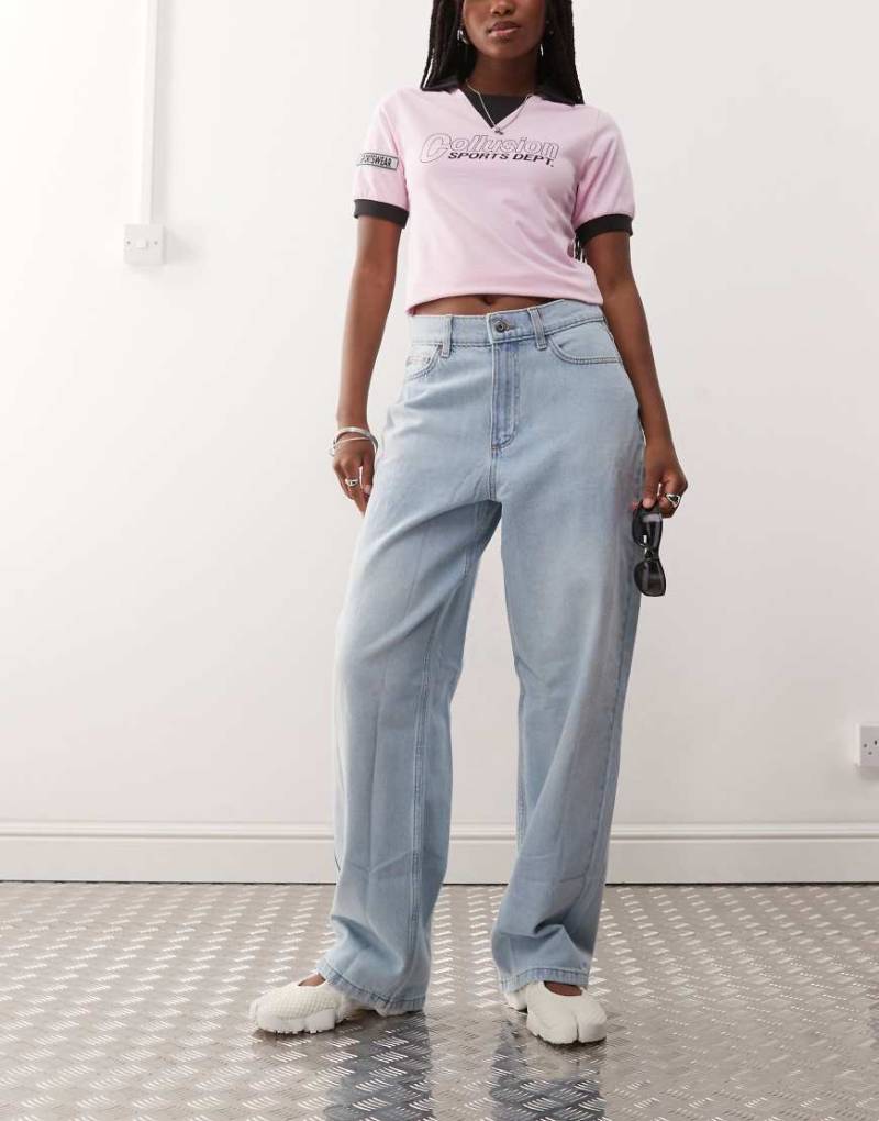 COLLUSION - X014 - Anti-Fit-Jeans in hellblauer Waschung mit mittelhohem Bund von Collusion