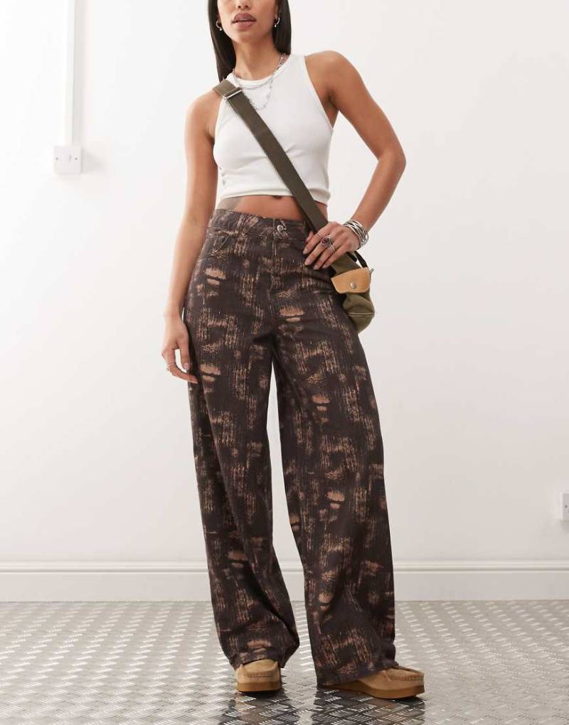 COLLUSION - XL - Ballonjeans mit Pinselstrich-Print-Braun von Collusion