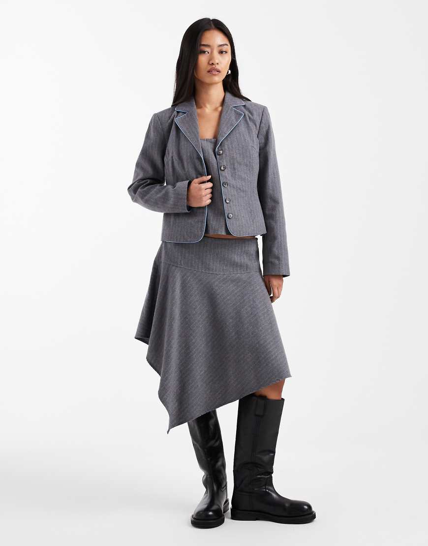 COLLUSION - Midirock in Grau mit Nadelstreifen von Collusion