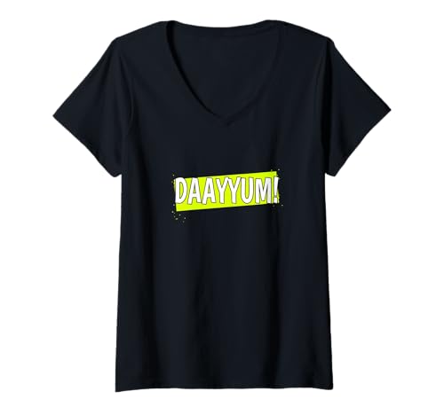 Damen Green Dayyum! Grüne Grafik T-Shirt mit V-Ausschnitt Damen Green Dayyum! Grüne Grafik T-Shirt mit V-Ausschnitt von Color Match Green Graphic Tee