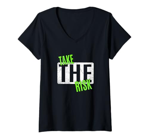 Damen Green Take The Risk Green Graphic T-Shirt mit V-Ausschnitt Damen Green Take The Risk Green Graphic T-Shirt mit V-Ausschnitt von Color Match Green Graphic Tee