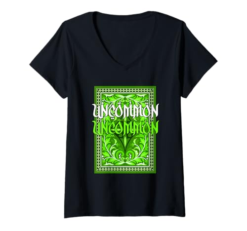 Damen Green Uncommon-x2 Grüne Grafik T-Shirt mit V-Ausschnitt von Color Match Green Graphic Tee