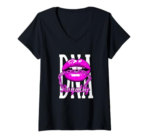 Damen Pink It's In My DNA Pink Graphic T-Shirt mit V-Ausschnitt von Color Match Pink Graphic Tee