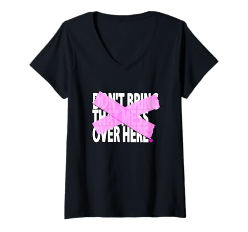 Damen Pink Not Over Here Rosafarbene Grafik T-Shirt mit V-Ausschnitt von Color Match Pink Graphic Tee