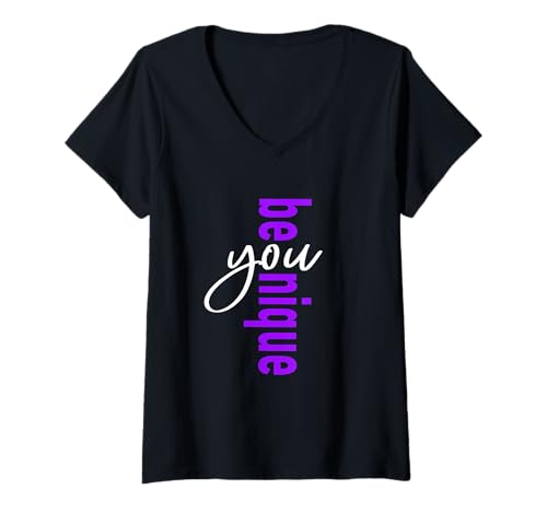 Damen Lila Be-You-Nique Lila Grafik T-Shirt mit V-Ausschnitt Damen Lila Be-You-Nique Lila Grafik T-Shirt mit V-Ausschnitt von Color Match Purple Graphic Tee