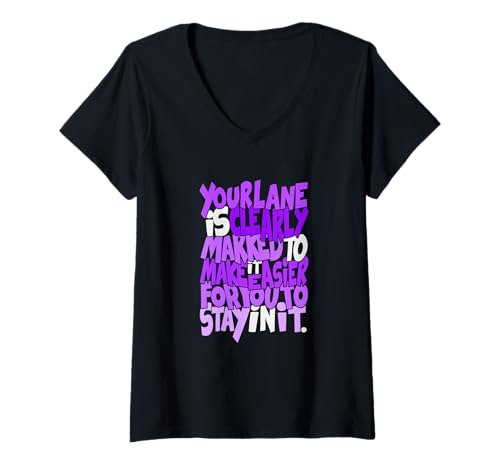 Damen Violett, Bitte Folgen Sie den Markierungen, Violette Grafik T-Shirt mit V-Ausschnitt Damen Violett, Bitte Folgen Sie den Markierungen, Violette Grafik T-Shirt mit V-Ausschnitt von Color Match Purple Graphic Tee