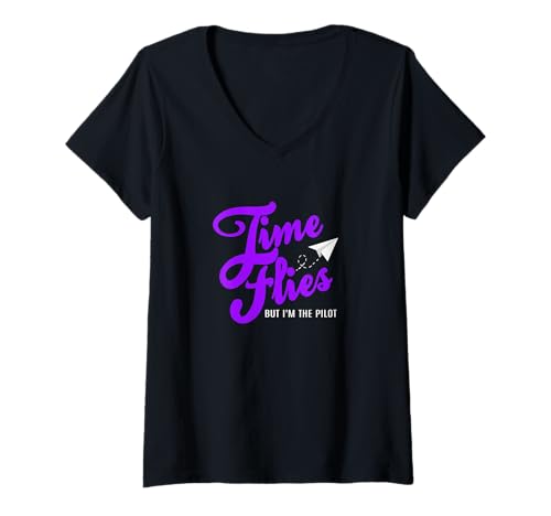 Damen Violette Grafik „Pilot of My Own Time“ in Violett T-Shirt mit V-Ausschnitt Damen Violette Grafik „Pilot of My Own Time“ in Violett T-Shirt mit V-Ausschnitt von Color Match Purple Graphic Tee