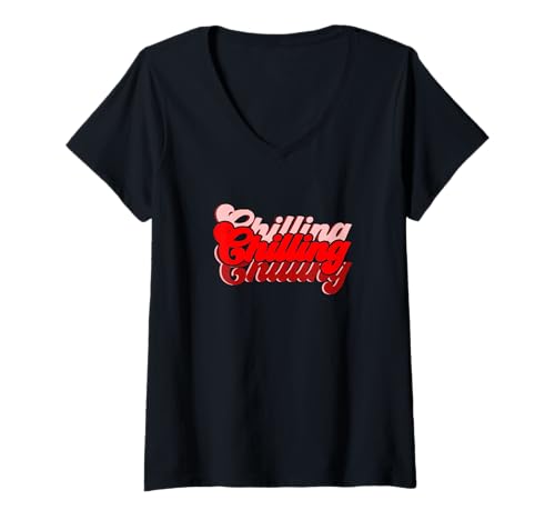 Damen Red Chilling-x3 Rote Grafik T-Shirt mit V-Ausschnitt Damen Red Chilling-x3 Rote Grafik T-Shirt mit V-Ausschnitt von Color Match Red Graphic Tee