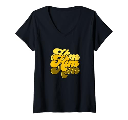 Damen Gelb He is Him Gelb Grafik T-Shirt mit V-Ausschnitt Damen Gelb He is Him Gelb Grafik T-Shirt mit V-Ausschnitt von Color Match University Varsity-Gold Graphic Tee