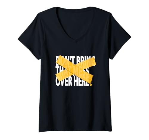 Damen Universität Varsity-Gold Nicht Hier Varsity-Gold T-Shirt mit V-Ausschnitt Damen Universität Varsity-Gold Nicht Hier Varsity-Gold T-Shirt mit V-Ausschnitt von Color Match University Varsity-Gold Graphic Tee