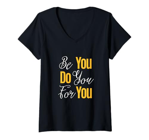 Damen University Varsity-Gold All-You University Varsity-Gold T-Shirt mit V-Ausschnitt Damen University Varsity-Gold All-You University Varsity-Gold T-Shirt mit V-Ausschnitt von Color Match University Varsity-Gold Graphic Tee