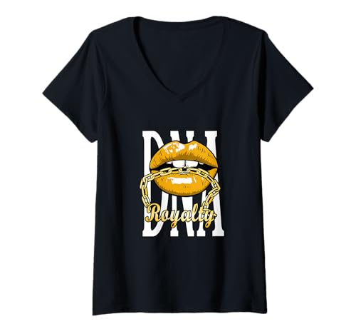 Damen University Varsity-Gold Es ist in meiner DNA Universität T-Shirt mit V-Ausschnitt Damen University Varsity-Gold Es ist in meiner DNA Universität T-Shirt mit V-Ausschnitt von Color Match University Varsity-Gold Graphic Tee