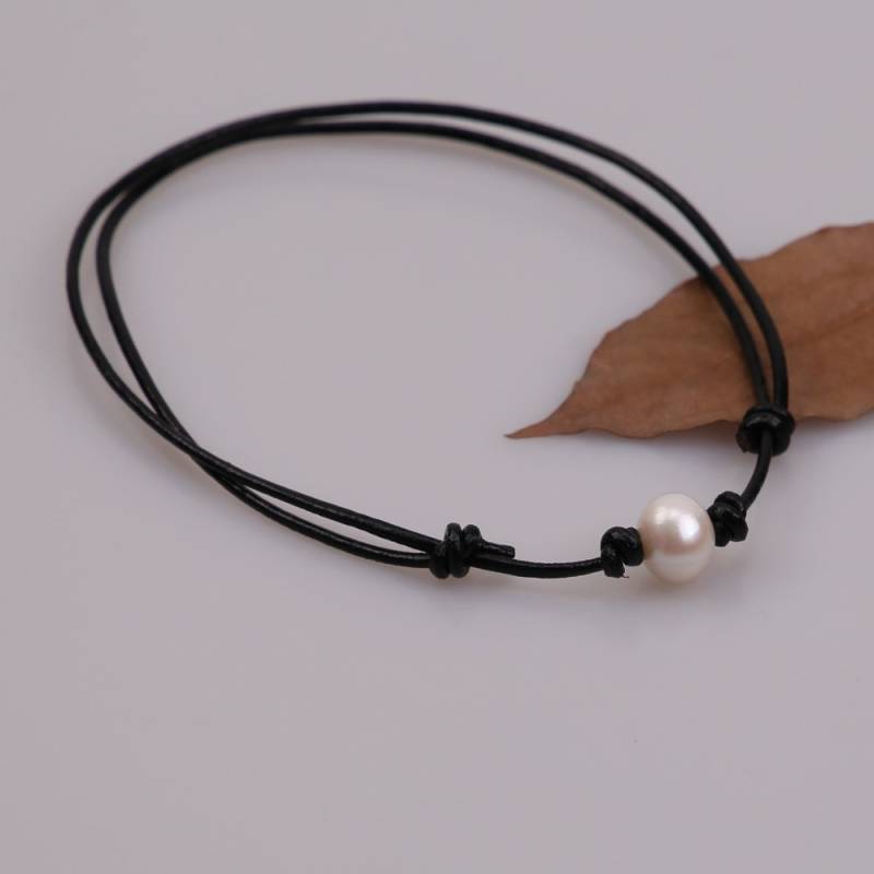 Einzelne Perlen Halskette, Halsband Leder Schwarze Runde Echtes Schmuck, Süßwasserperlen Chocker Verstellbare Kragen Frauen A0011 von ColorAngle