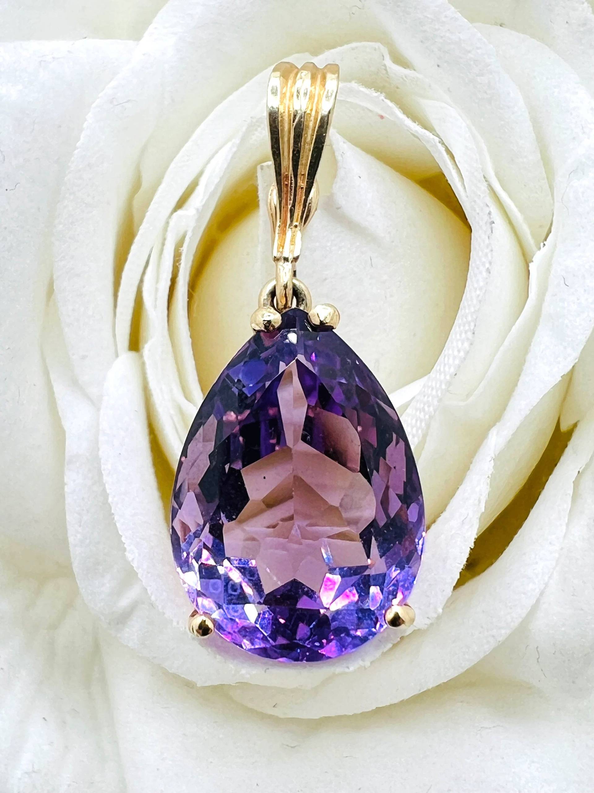 14K Gelb Gold Amethyst Big Tear Drop Anhänger Halskette von ColorCoutureJewels