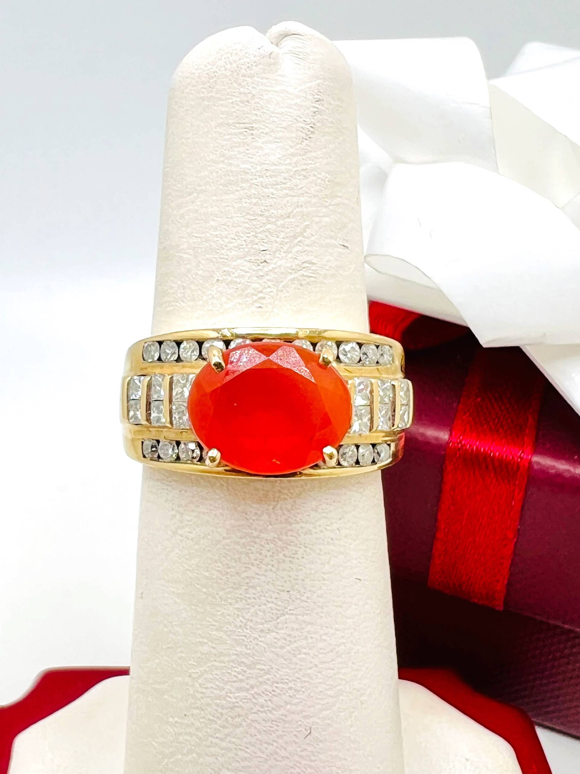 14K Gelbgold Feueropal & Diamant 0.80Ct Ringgröße 6 von ColorCoutureJewels