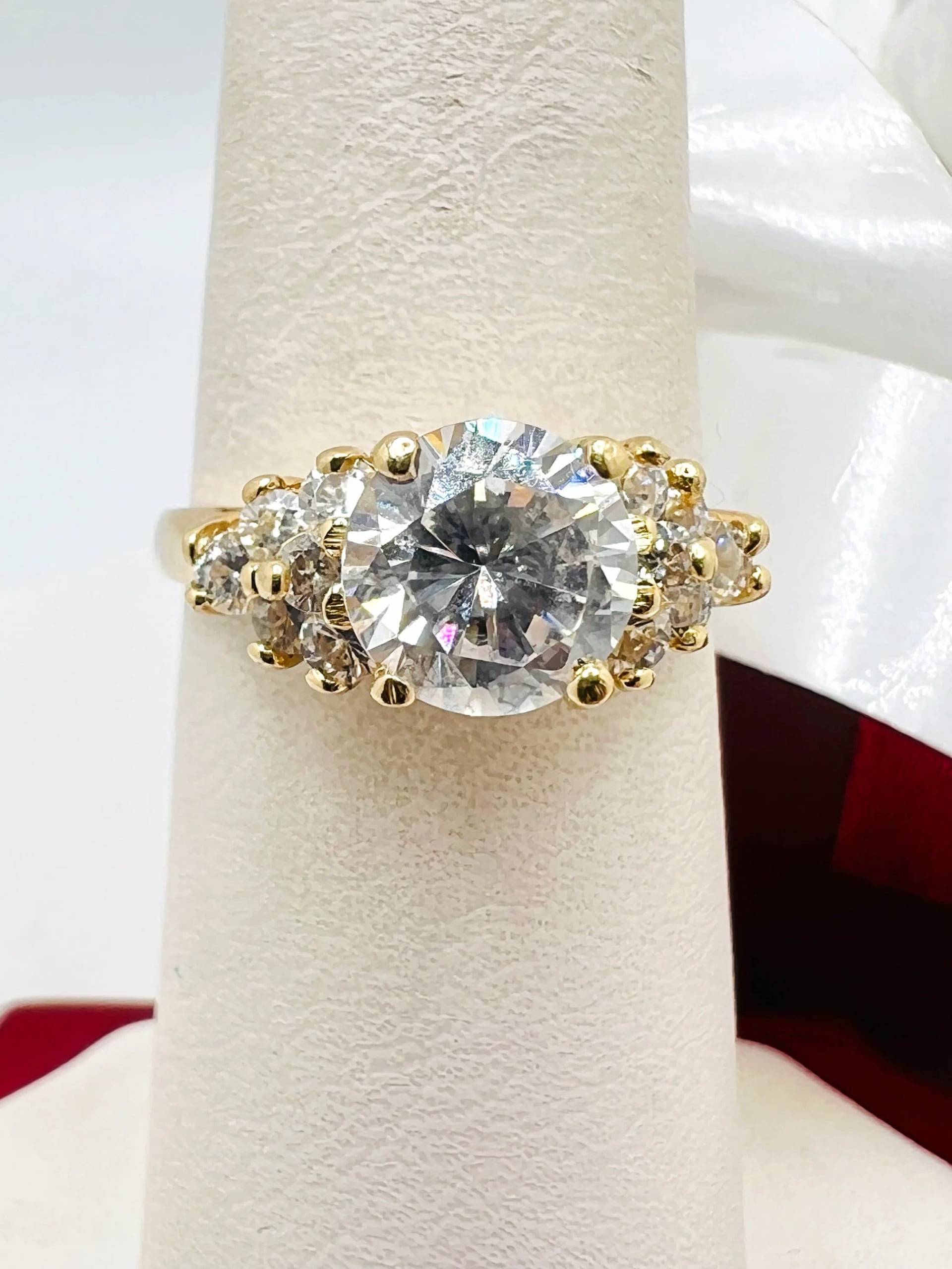 14K Gelbgold Zirkonia Ring Größe 6.5 von ColorCoutureJewels