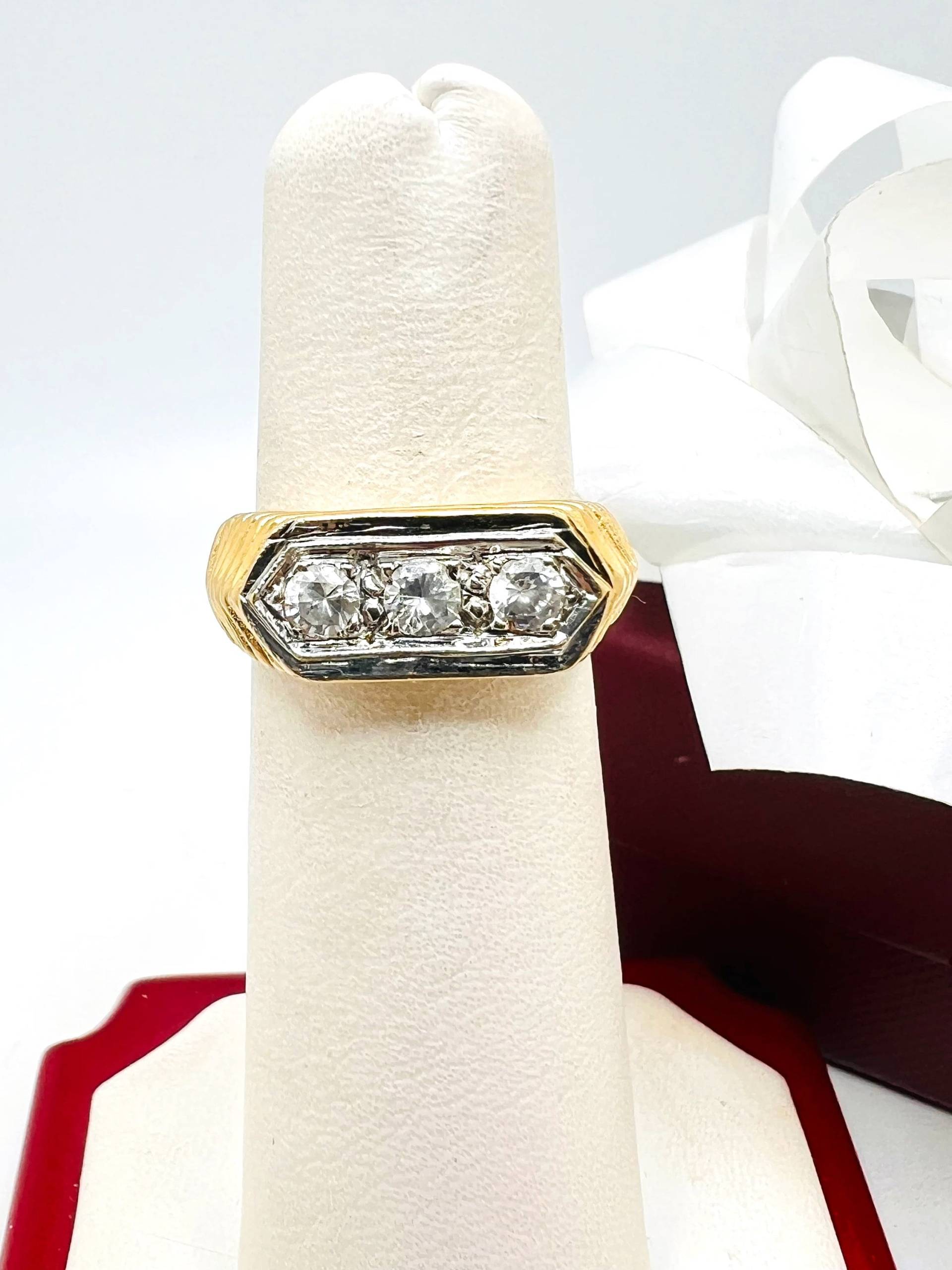 14K Gelbgold Zirkonia Ringgröße 5, 4 Ungefähr von ColorCoutureJewels