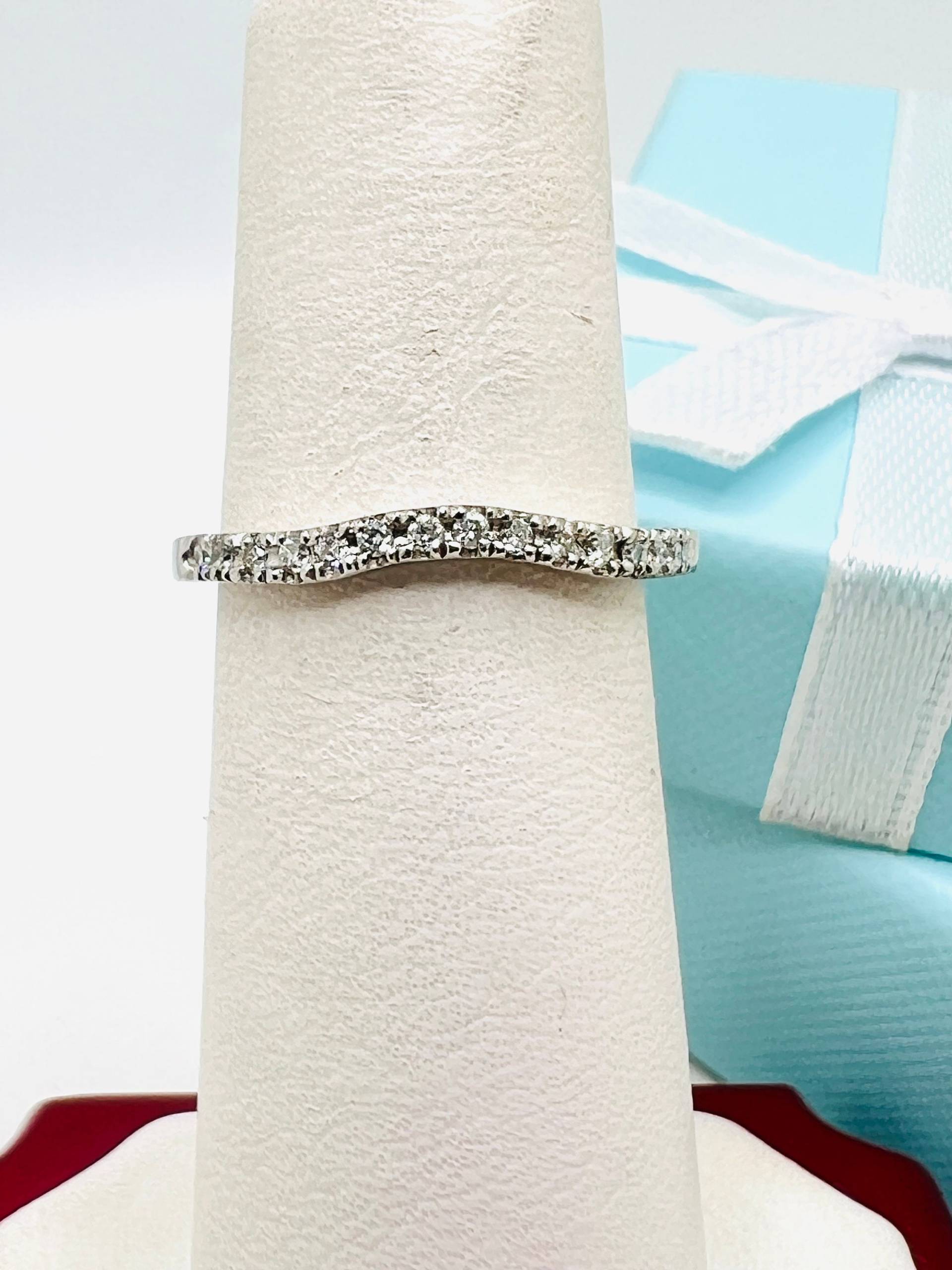 14K Weißgold Diamant 0, 15 Karat Ehering Ringgröße 5, 5 14K Weißgold Diamant 0, 15 Karat Ehering Ringgröße 5, 5 von ColorCoutureJewels