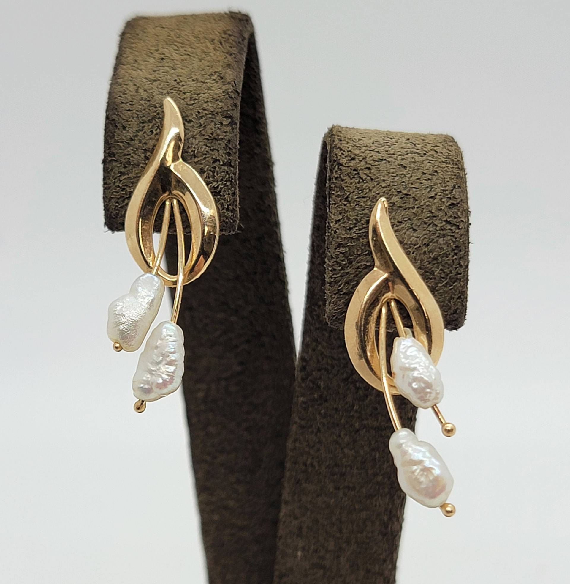 Handgemachte 14K Gelbgold Perlen Ohrringe von ColorCoutureJewels