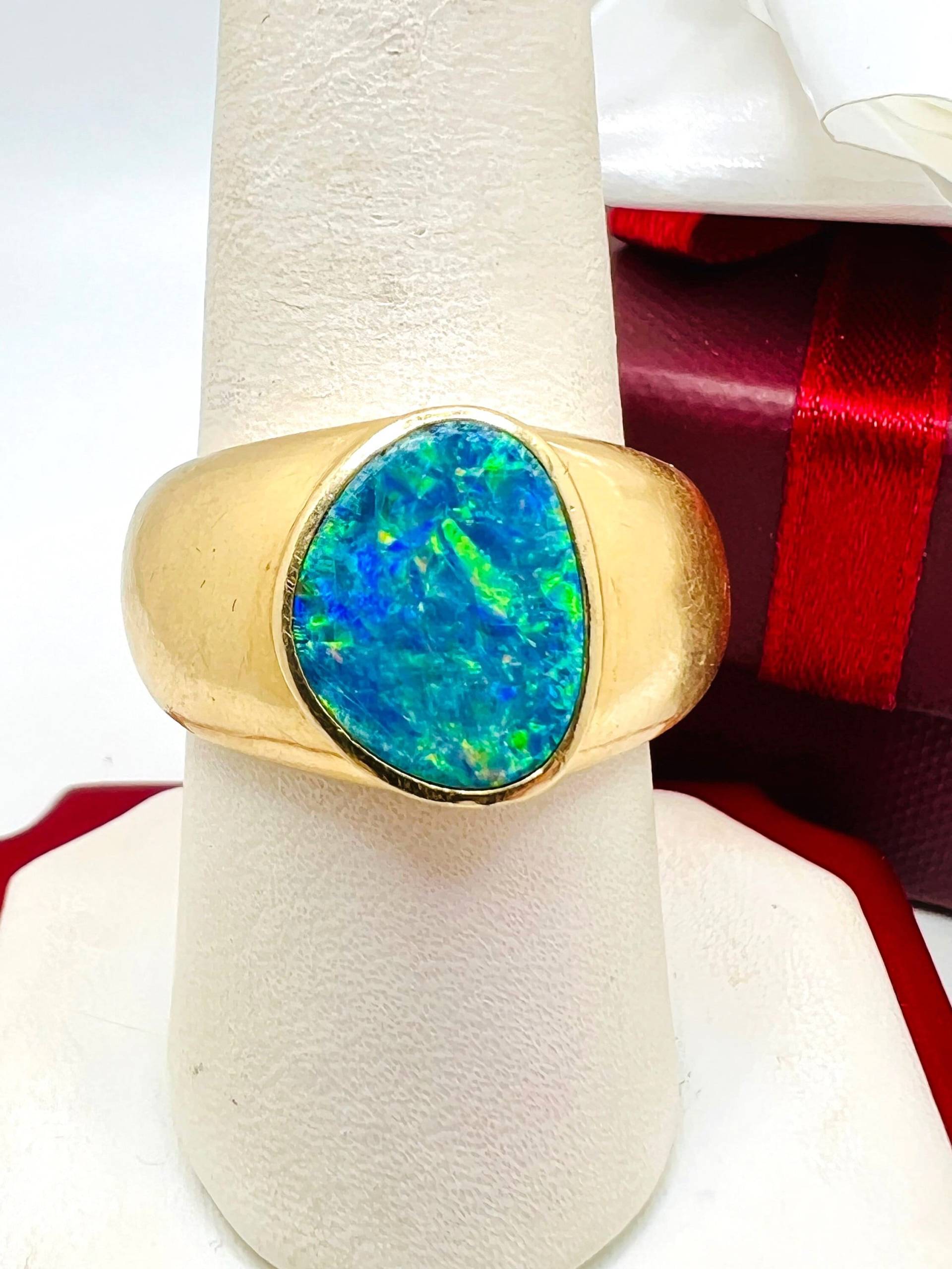 Handgemachter 14K Gelbgold Opal Ring Größe 8.5 von ColorCoutureJewels