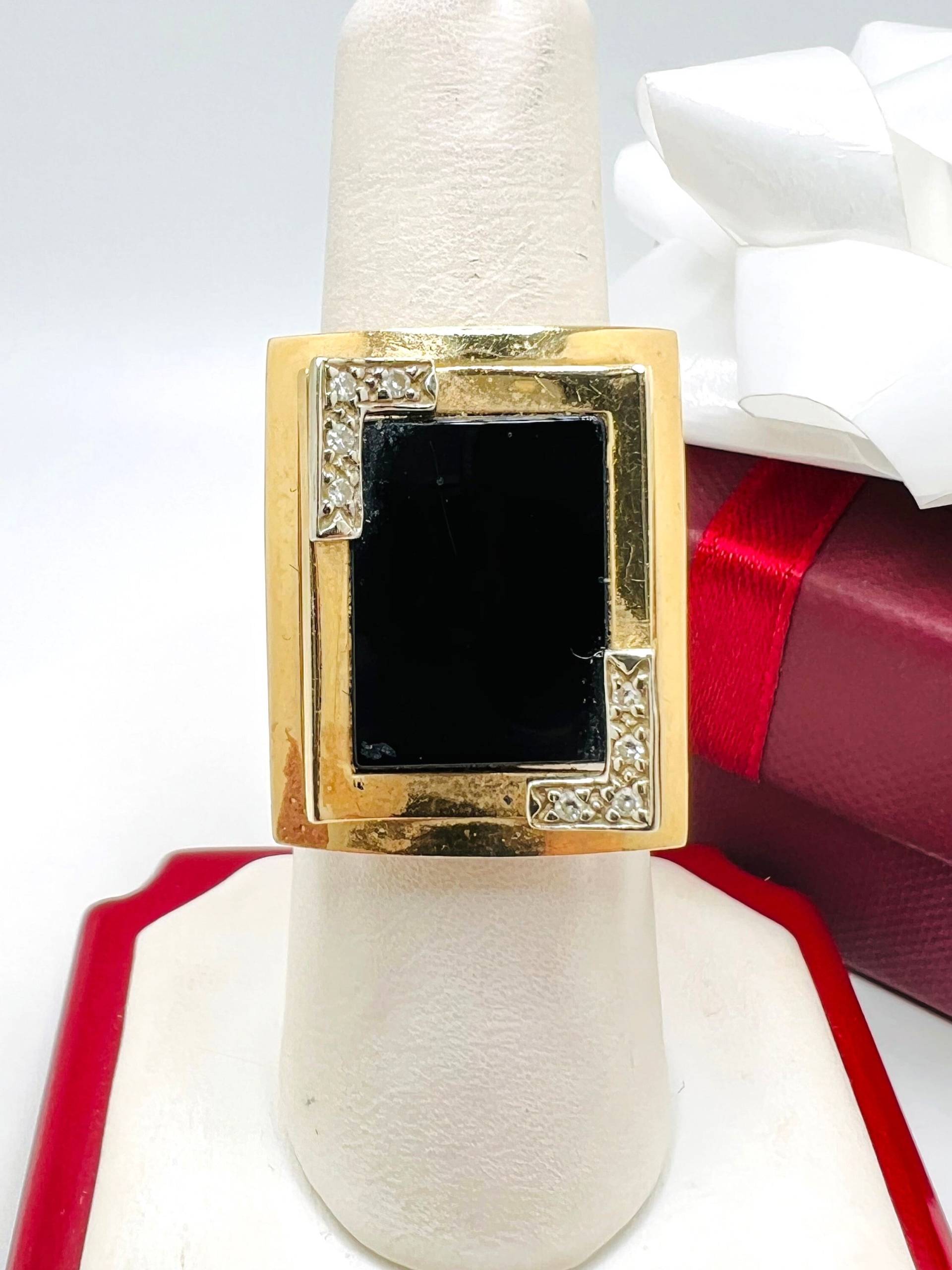 Vintage 14K Gelbgold Schwarzer Onyx & Diamant 0, 04Ct Ringgröße 6, 75 von ColorCoutureJewels