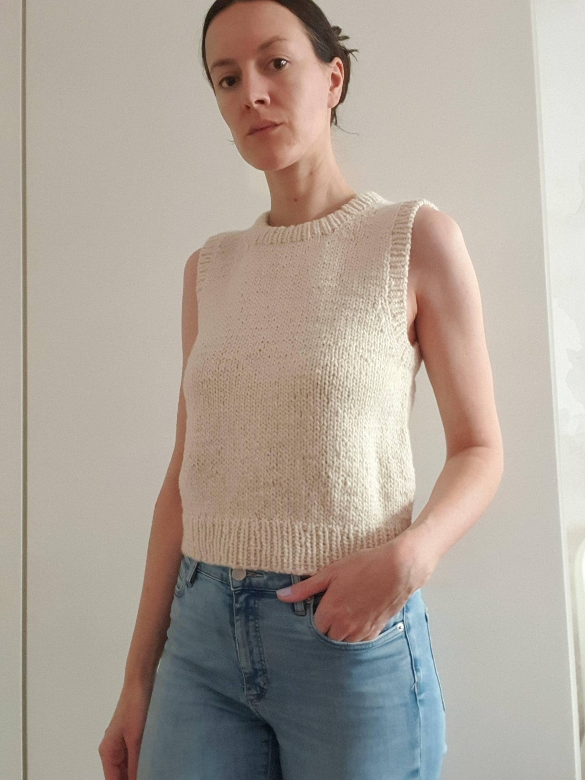 Alba Hand-Knitted Vest von ColorIsPowerKnitting