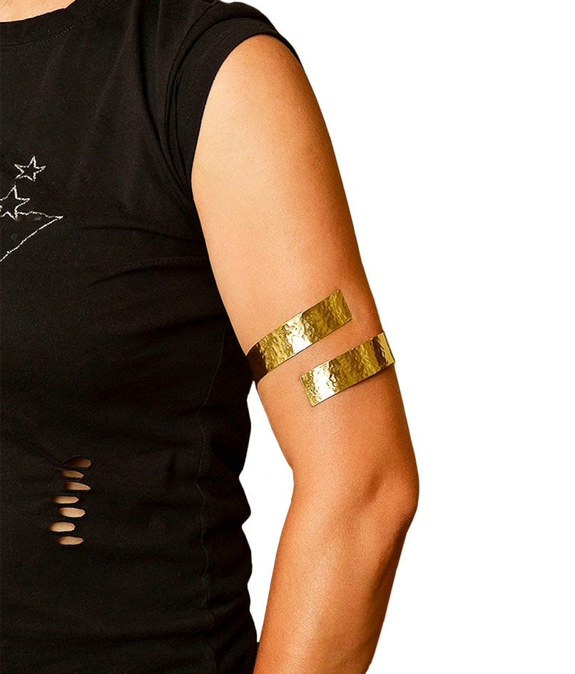 Gold Messing Oberarmreif Gehämmerter Wickelarmreif Armreif Gold Messing Oberarmreif Gehämmerter Wickelarmreif Armreif von ColorLatinoJewelry