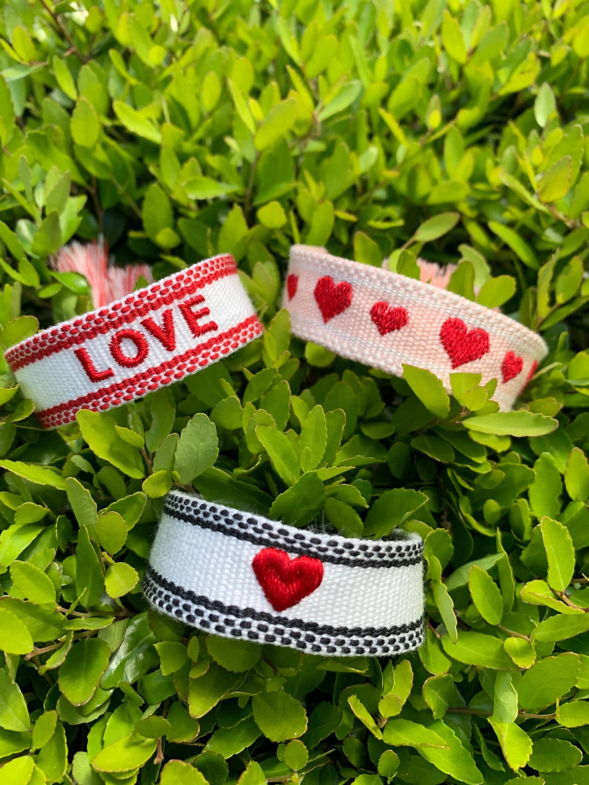 Love -Gewebte Armbänder. Restposten Sale Valentinstag von ColorShout