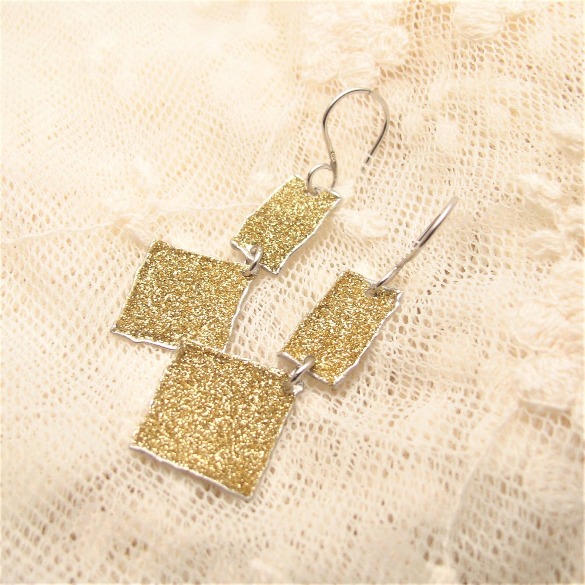 Boho Elegante Gold Glitzer Emaille Ohrringe, Abendohrringe, Schimmernde Ohrringe von ColorSwing