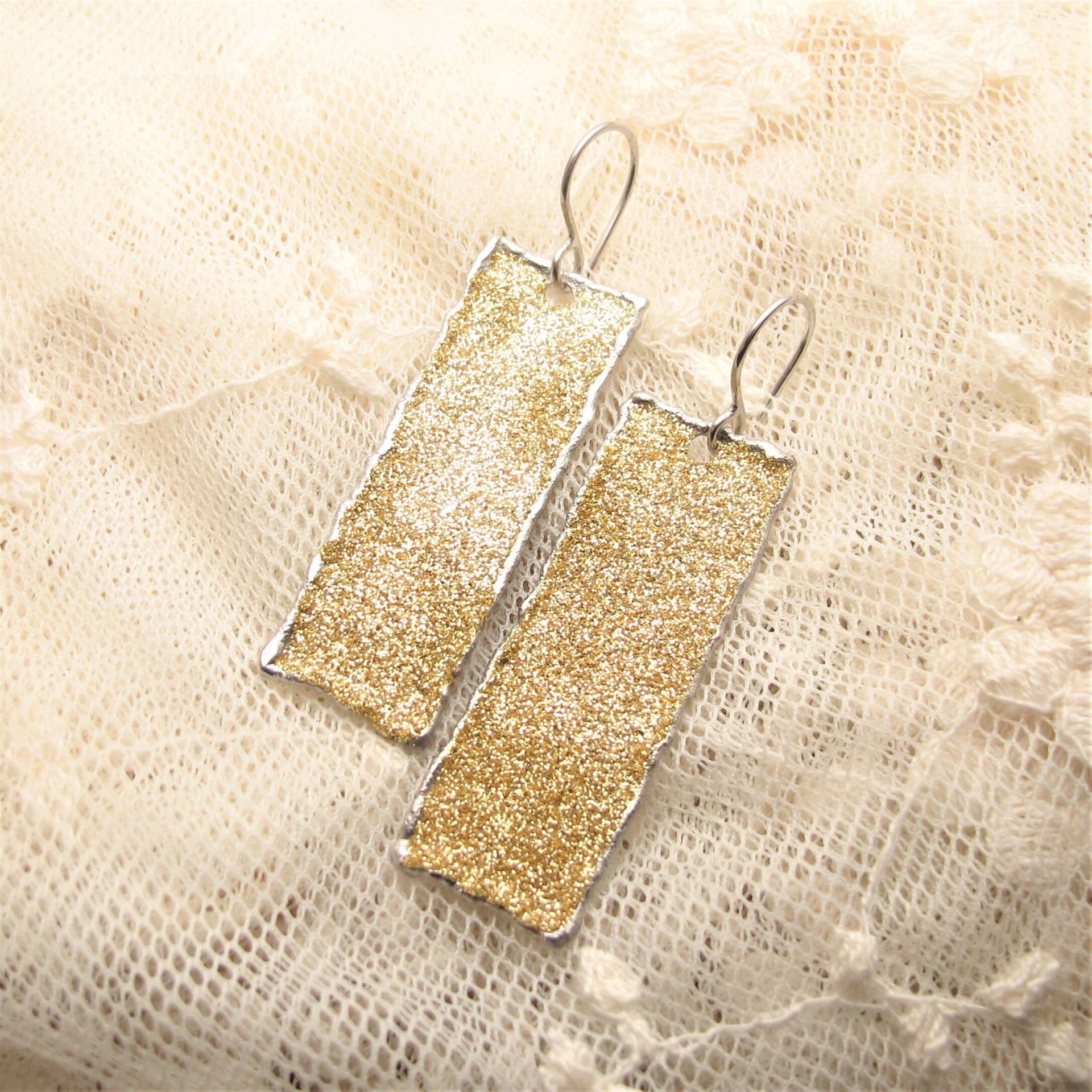 Elegante Silber Gold Glitzer Emaille Ohrringe, Schimmernde Abendohrringe, Glamouröse Super Leichte Lange Ohrringe von ColorSwing