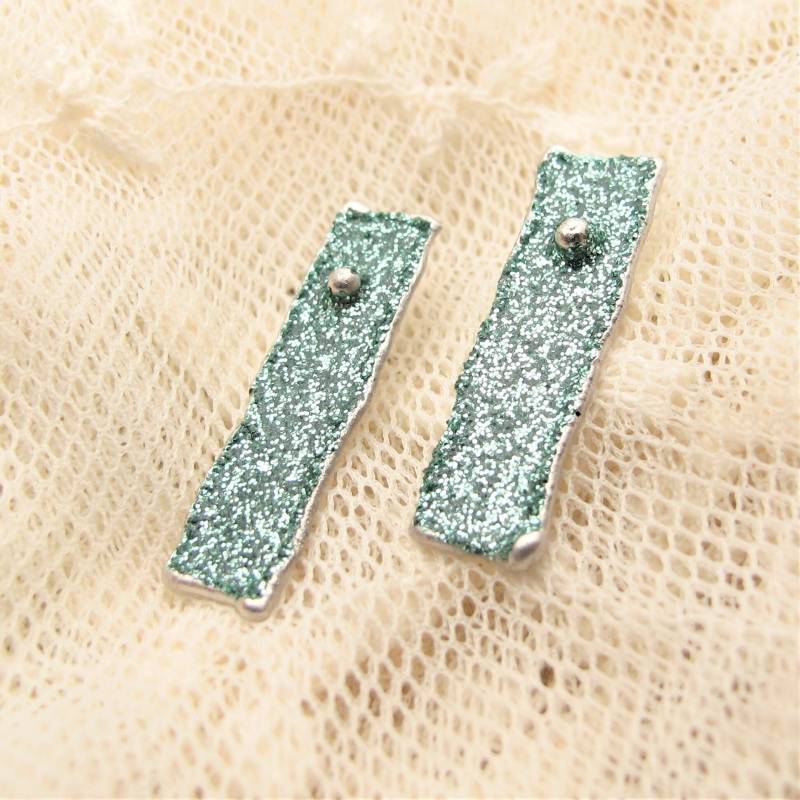 Grüne Aquamarin-Glitzer-Emaille-Silberohrringe, Kleine Boho-Hochzeitsohrringe, Helle Hochzeitsohrringe Grüne Aquamarin-Glitzer-Emaille-Silberohrringe, Kleine Boho-Hochzeitsohrringe, Helle Hochzeitsohrringe von ColorSwing