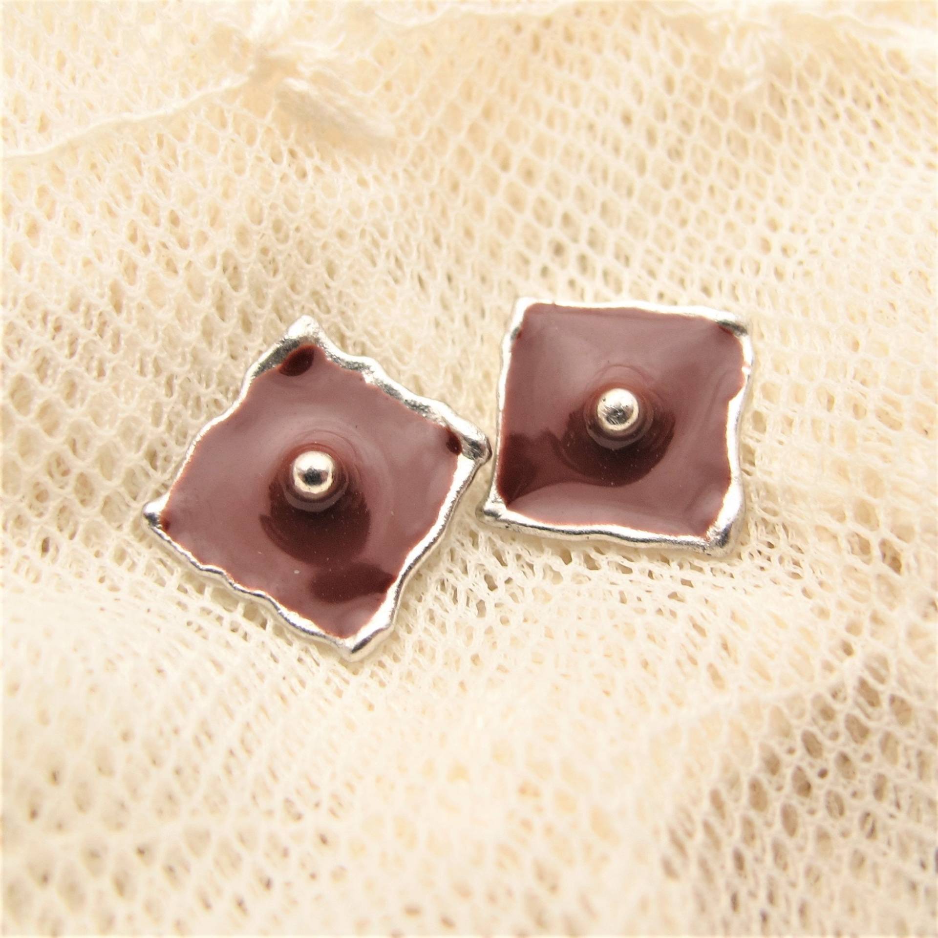 Minimale Bio Braune Emaille Ohrringe von ColorSwing