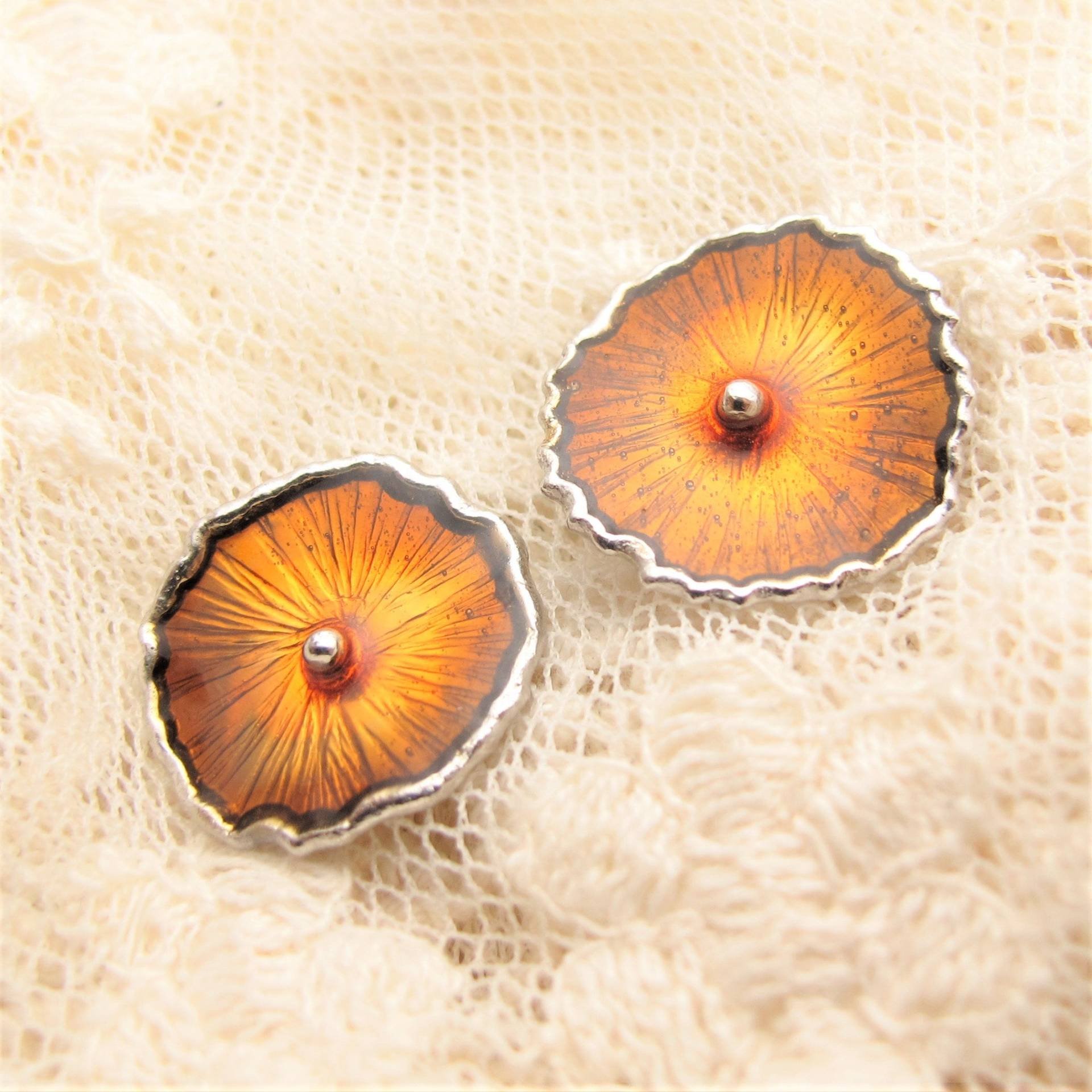Minimale Bio Silber Karamell Glasierte Ohrringe von ColorSwing