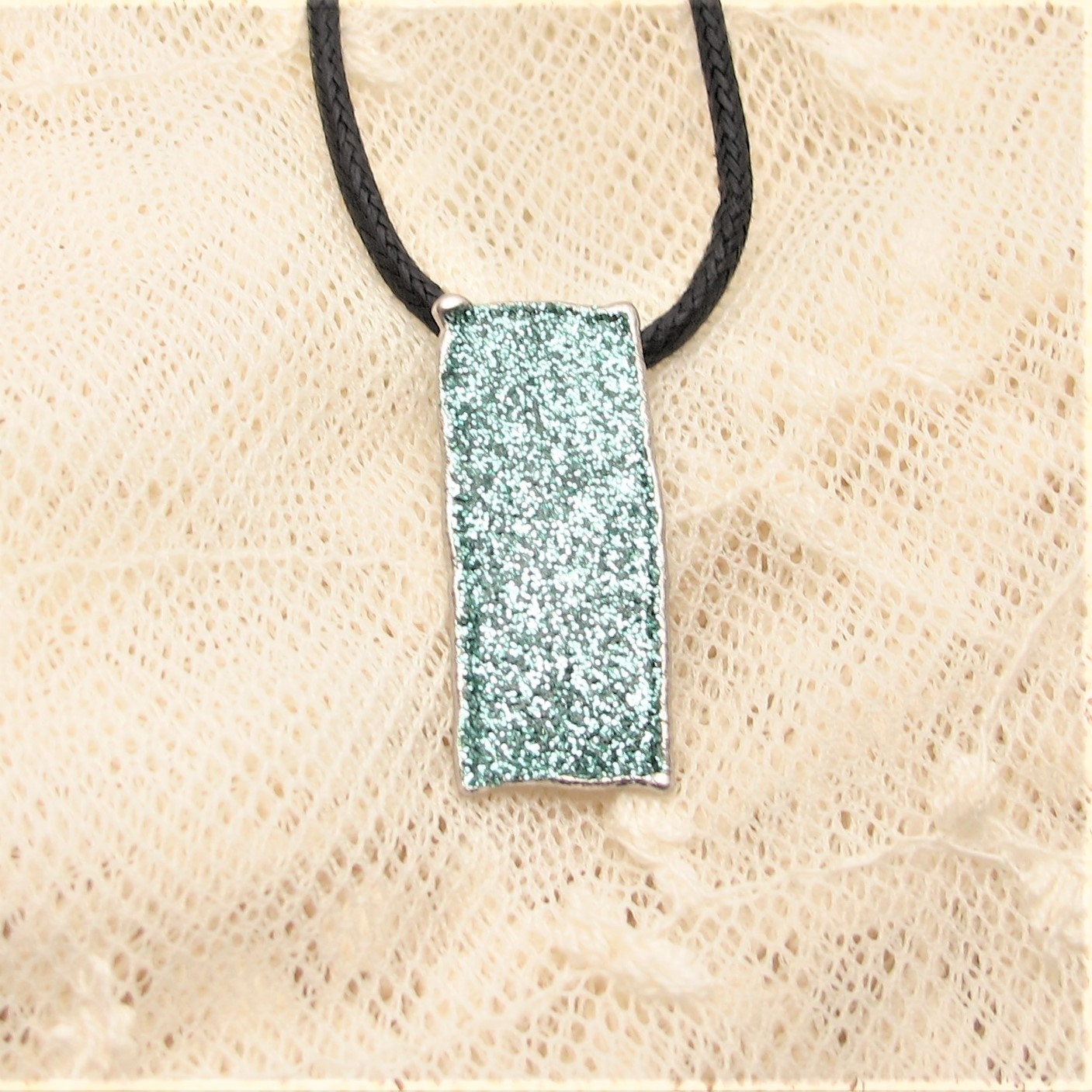 Minimale Glitzer Anhänger Silber Grün Emaille, Sommer Petrol Anhänger, Lebendige Farben von ColorSwing