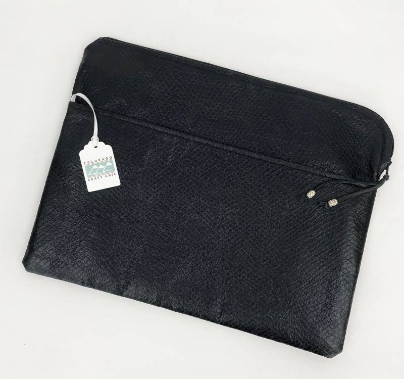 Schwarze Clutch Mit Reptilien Print von ColoradoCraftChic