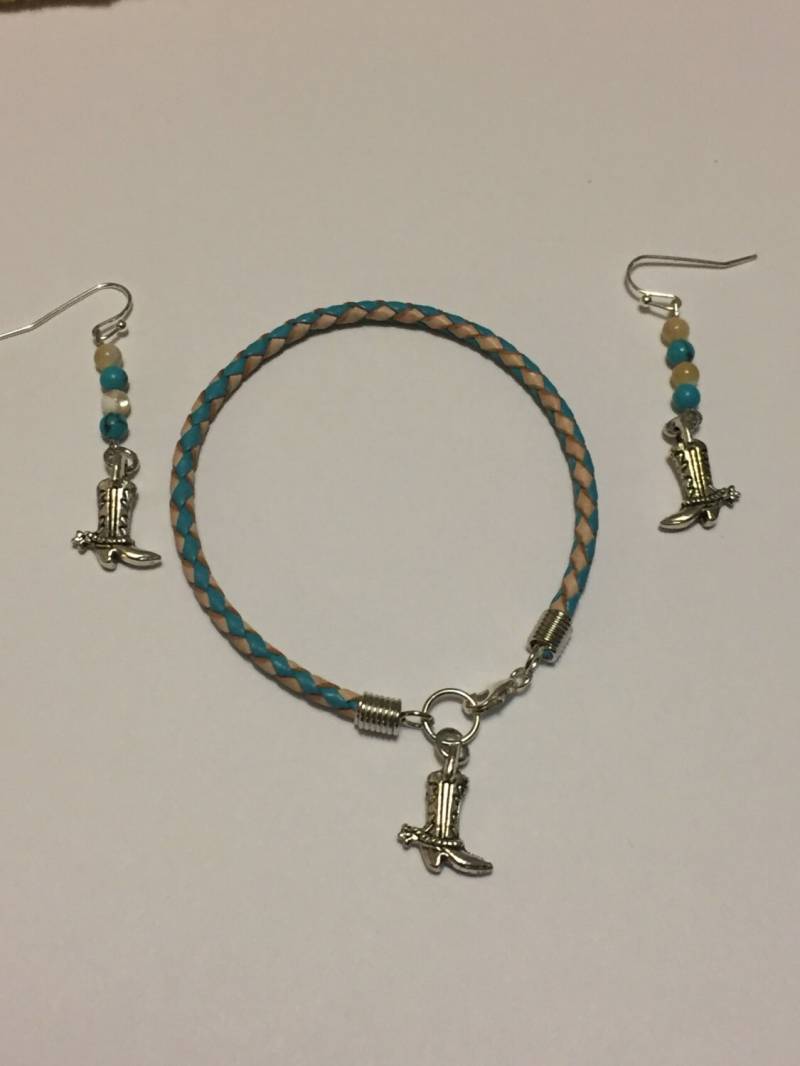 Cowboy-stiefel Geflochtenes Lederarmband Und Ohrringe Set von ColoradoHorseTracks