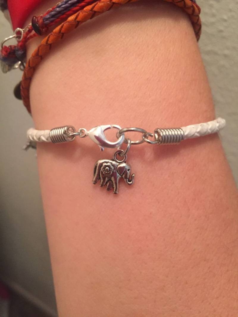 Ein Elefant Vergisst Nie Geflochtenes Lederarmband Ein Elefant Vergisst Nie Geflochtenes Lederarmband von ColoradoHorseTracks