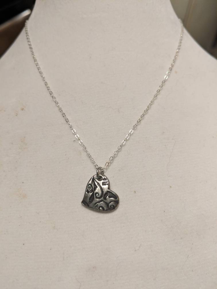 Geätzten Herzhalskette Geätzten Herzhalskette von ColoradoHorseTracks