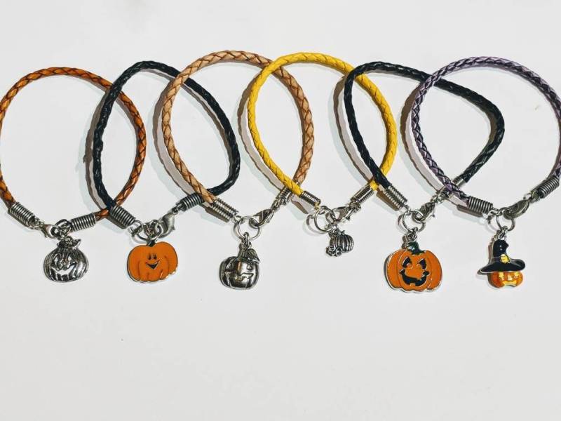 Geflochtenes Lederarmband Mit Halloweenmotiv von ColoradoHorseTracks
