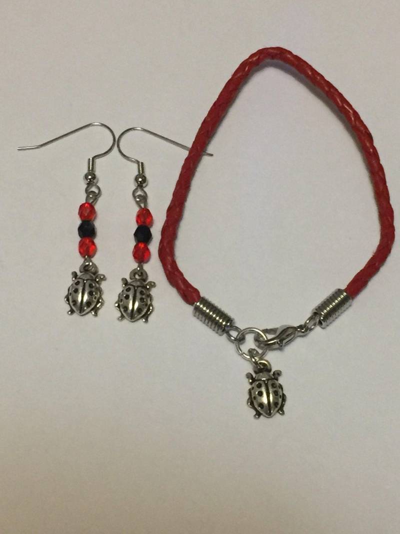 Lady Bug Geflochtenes Leder Armband & Ohrringe Lady Bug Geflochtenes Leder Armband & Ohrringe von ColoradoHorseTracks