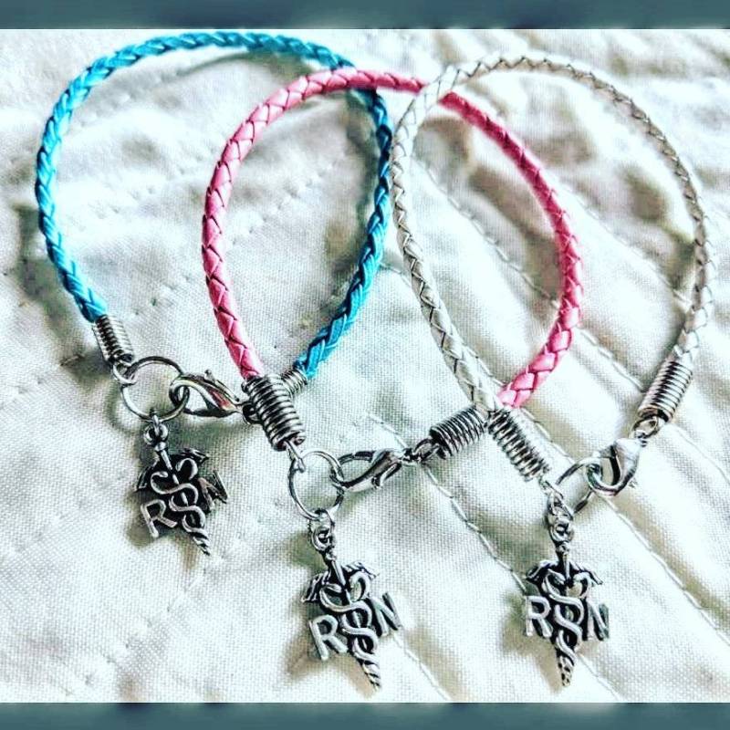 Registered Nurse | Rn Geflochtenes Lederarmband von ColoradoHorseTracks