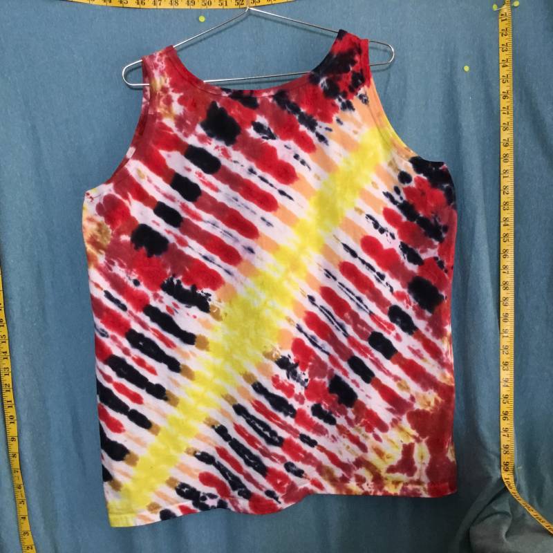 2xl Dharma Tank-Top Für Damen, Gebatikt in Gerader Linie Gelb, Rot & Schwarz von ColoradoTied