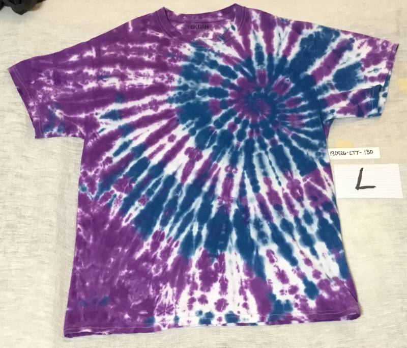 Großes Blau & Lila Gebatiktes T-Shirt von ColoradoTied