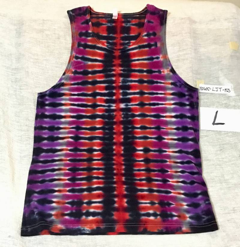 Großes Gebatiktes Tank Top Quer Gestreift in Schwarz Und Rot von ColoradoTied