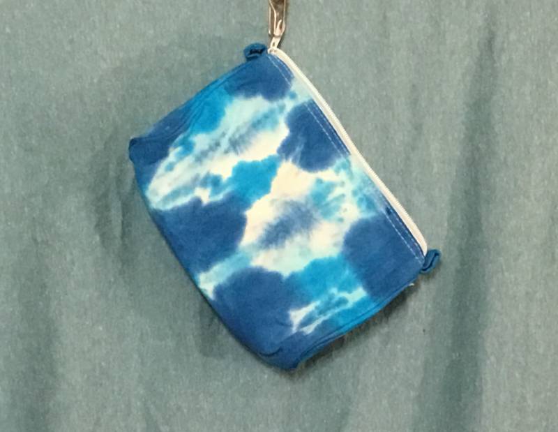 Schminktasche - Gebatikt in Blautönen von ColoradoTied